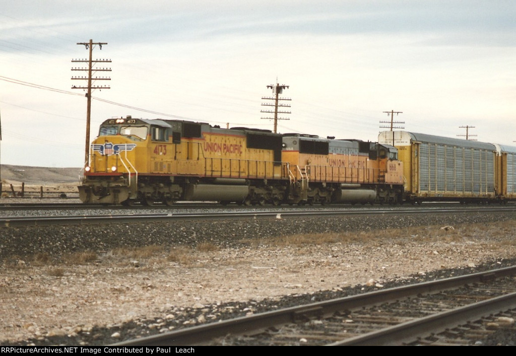 Vehicle train rolls west